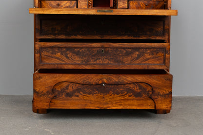Biedermeier Kommode in Mahagoni - Mitte des 19.Jahrhunderts