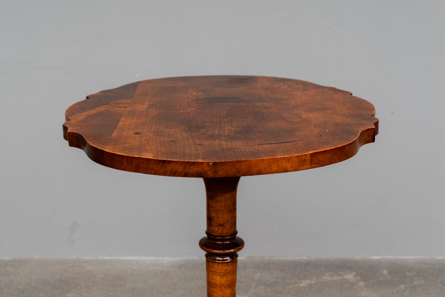 Biedermeier Blumentisch/Beistelltisch aus Holz - Mitte des 19.Jahrhunderts