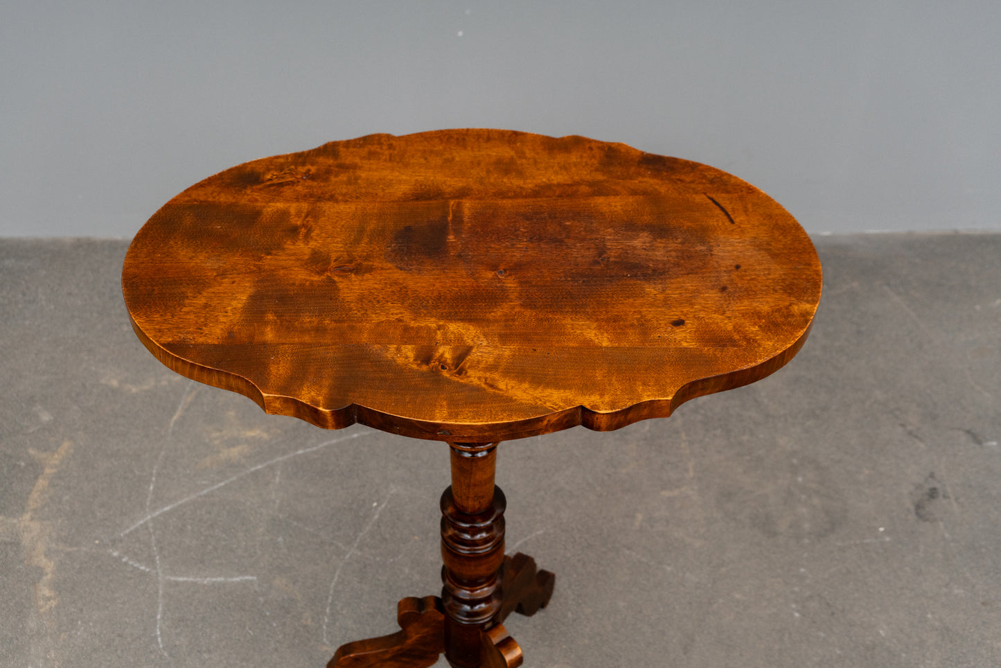 Biedermeier Blumentisch/Beistelltisch aus Holz - Mitte des 19.Jahrhunderts
