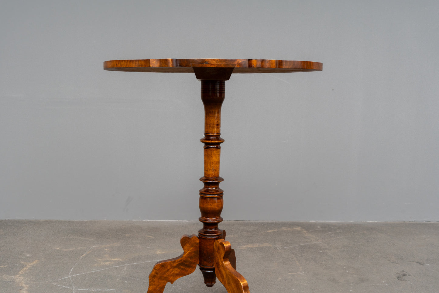 Biedermeier Blumentisch/Beistelltisch aus Holz - Mitte des 19.Jahrhunderts
