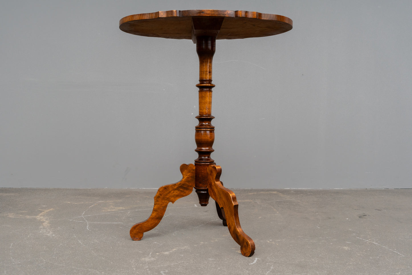 Biedermeier Blumentisch/Beistelltisch aus Holz - Mitte des 19.Jahrhunderts