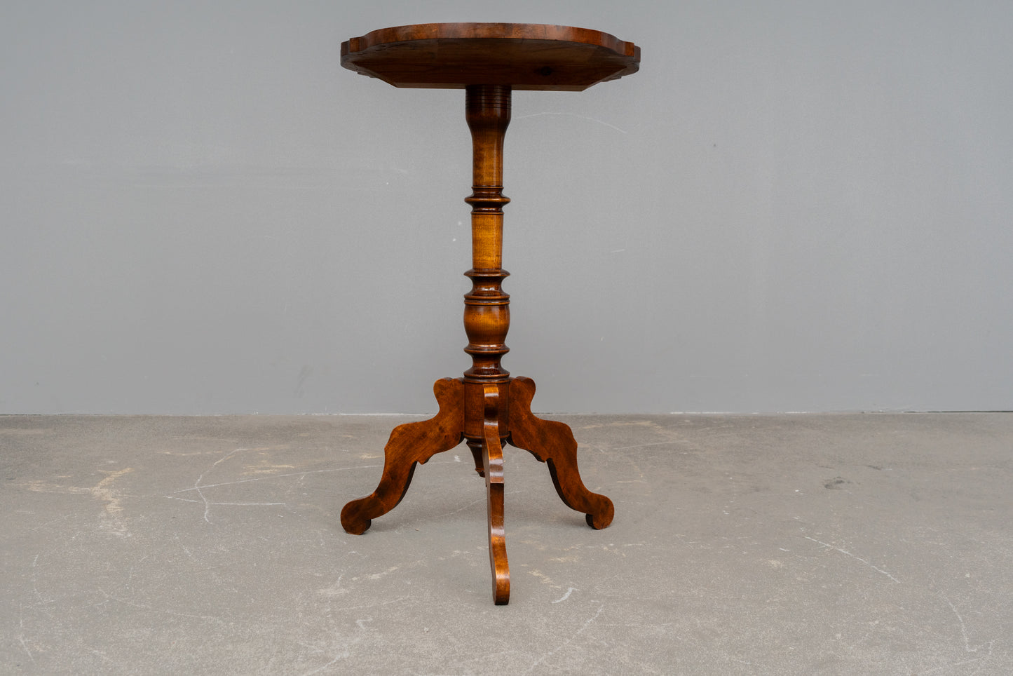 Biedermeier Blumentisch/Beistelltisch aus Holz - Mitte des 19.Jahrhunderts