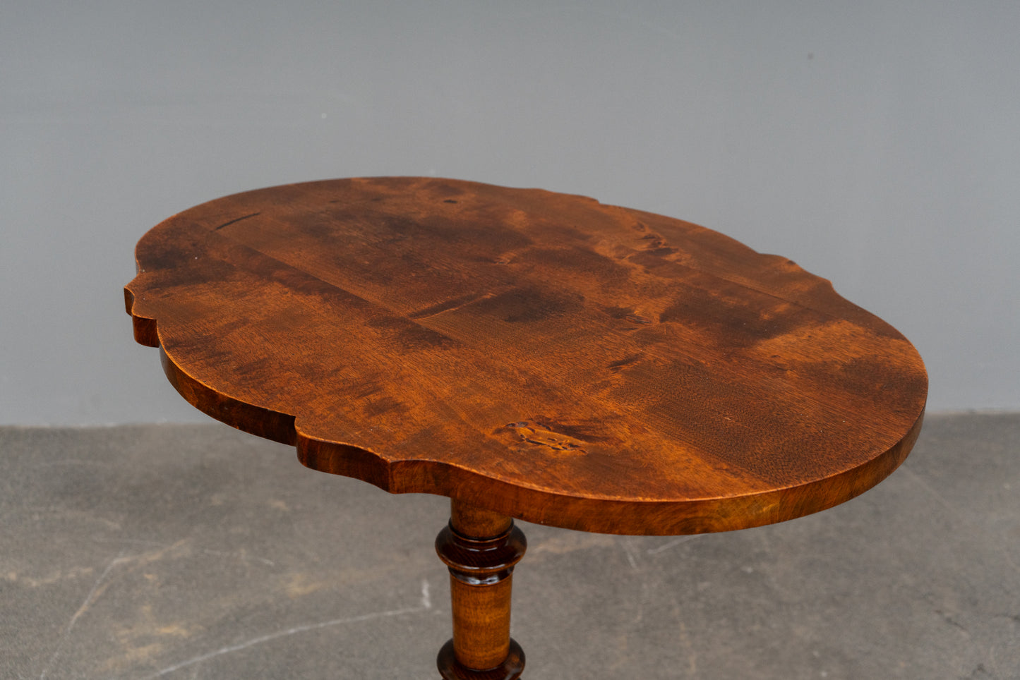 Biedermeier Blumentisch/Beistelltisch aus Holz - Mitte des 19.Jahrhunderts
