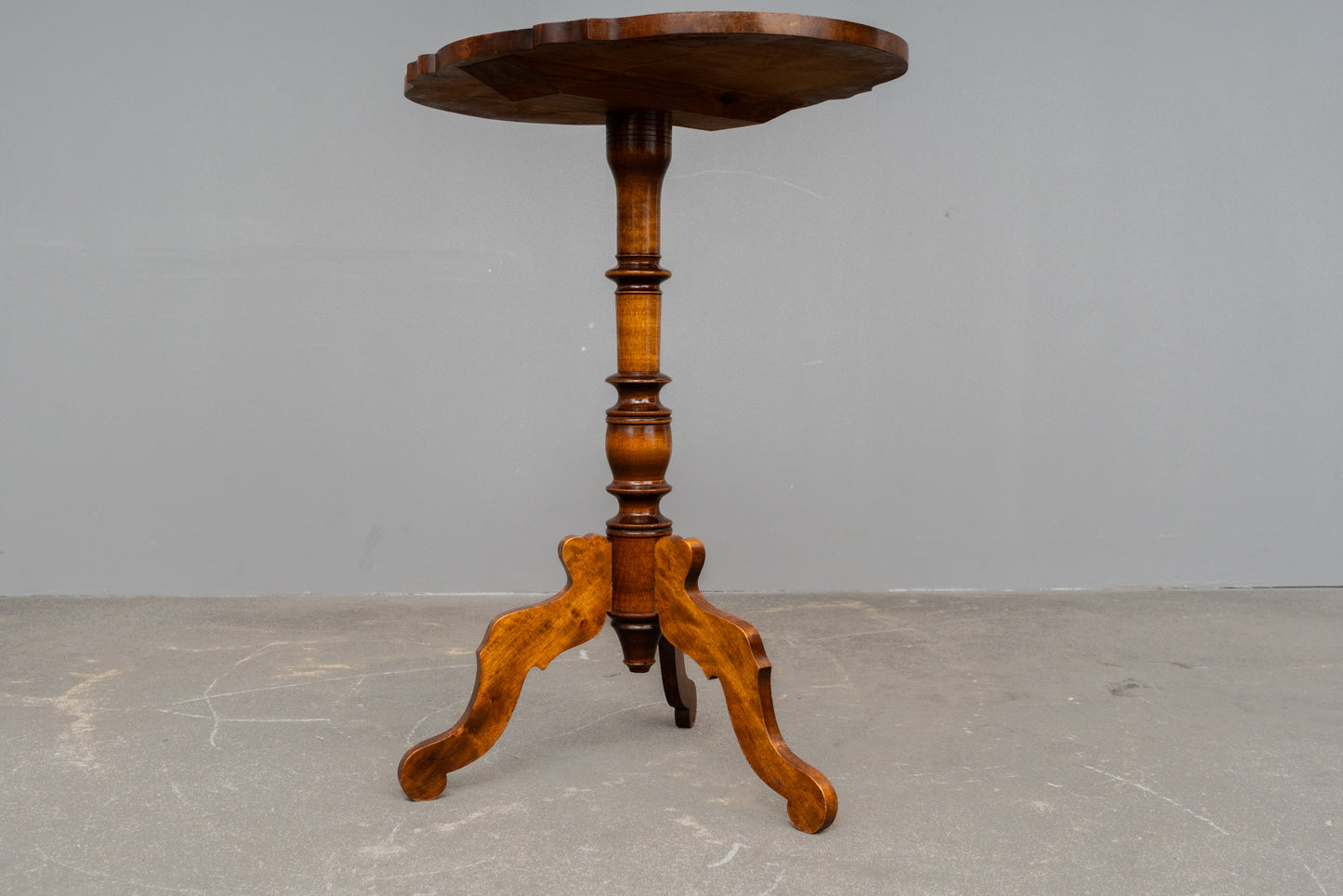 Biedermeier Blumentisch/Beistelltisch aus Holz - Mitte des 19.Jahrhunderts