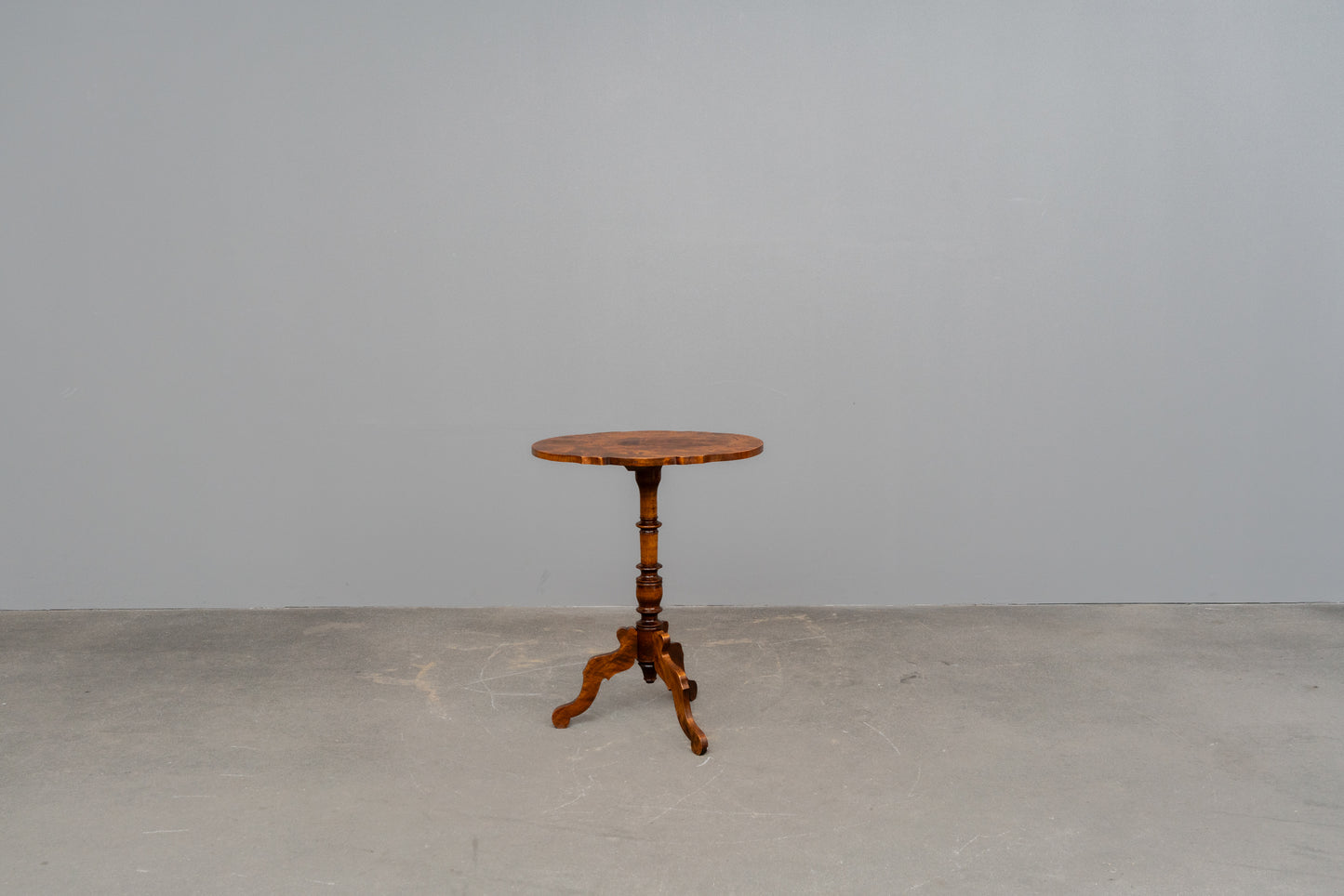 Biedermeier Blumentisch/Beistelltisch aus Holz - Mitte des 19.Jahrhunderts