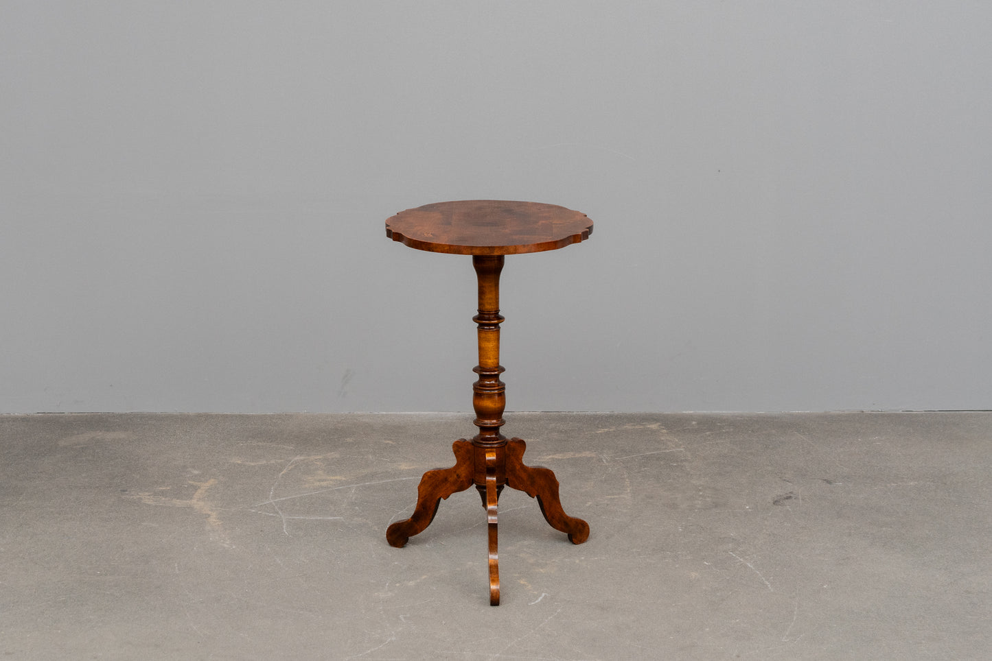 Biedermeier Blumentisch/Beistelltisch aus Holz - Mitte des 19.Jahrhunderts