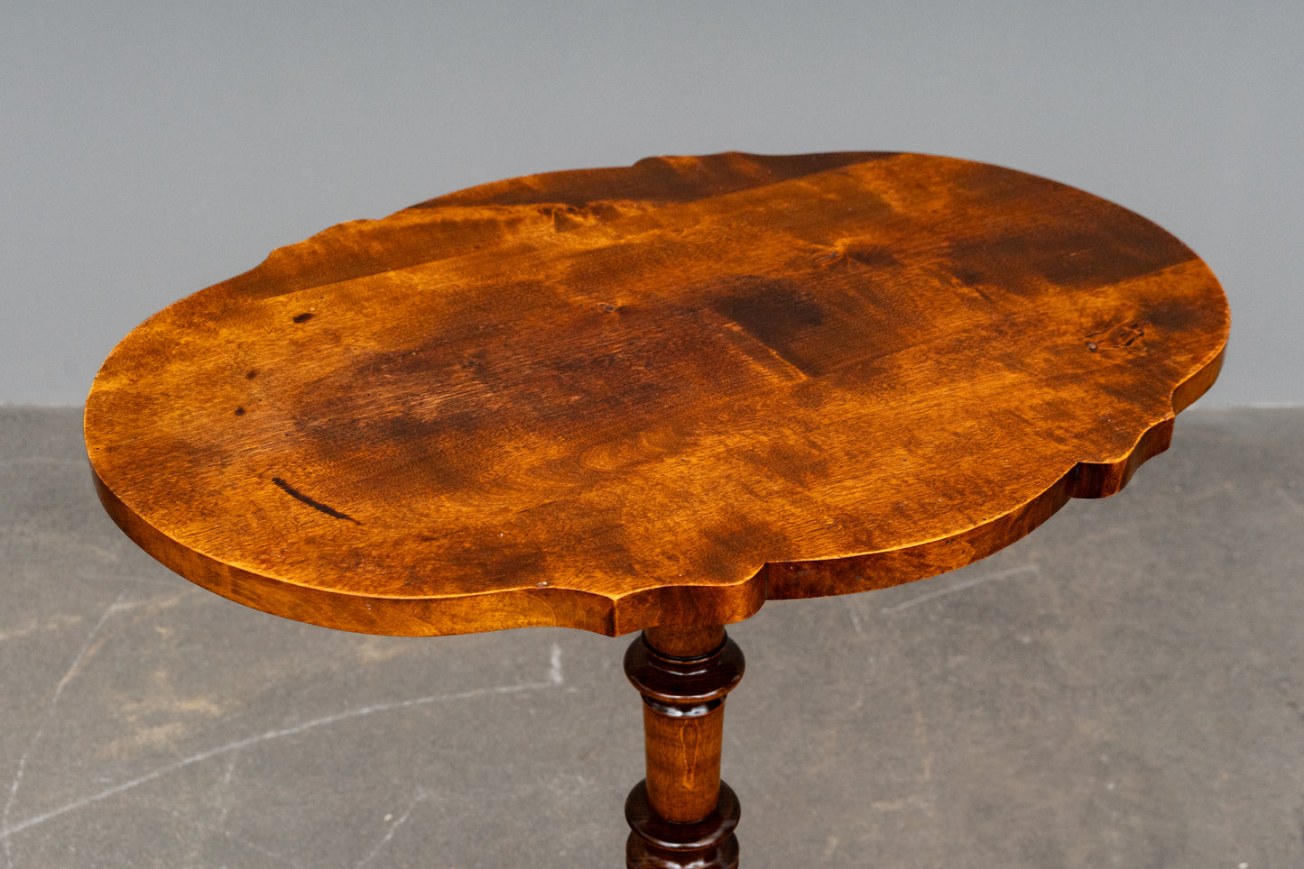 Biedermeier Blumentisch/Beistelltisch aus Holz - Mitte des 19.Jahrhunderts