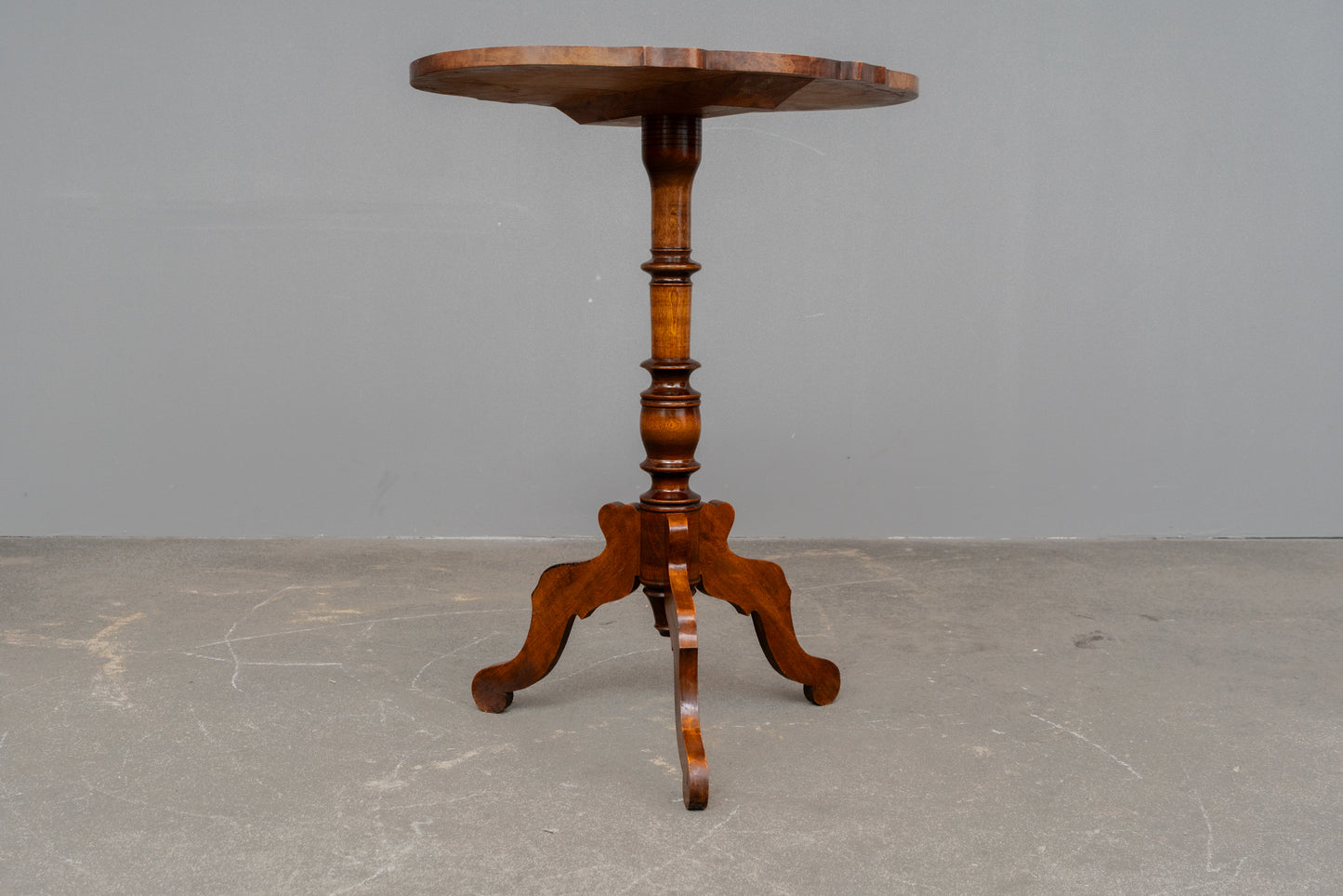 Biedermeier Blumentisch/Beistelltisch aus Holz - Mitte des 19.Jahrhunderts