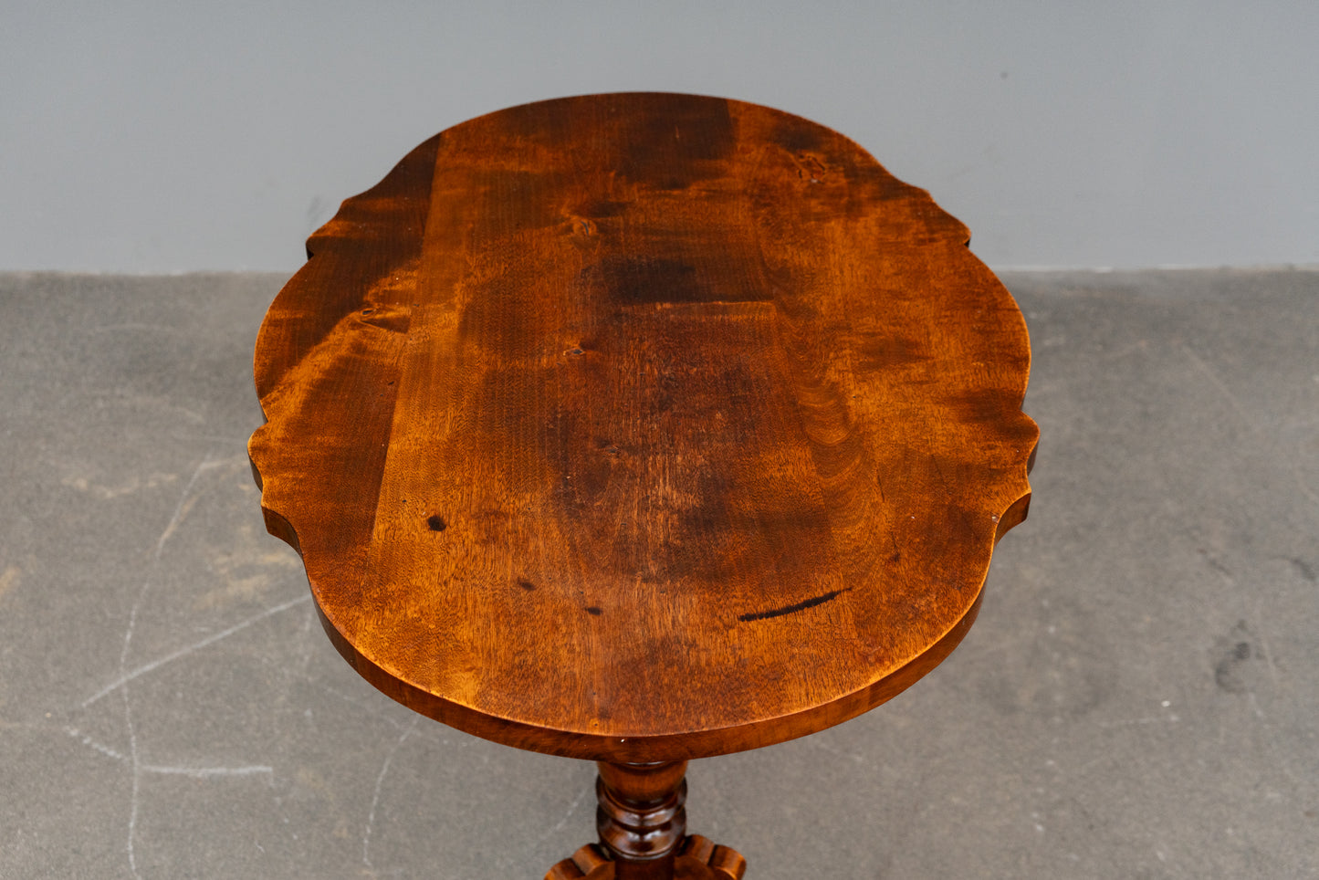 Biedermeier Blumentisch/Beistelltisch aus Holz - Mitte des 19.Jahrhunderts