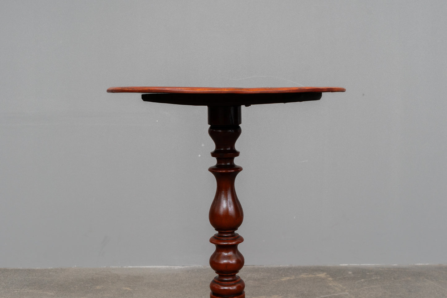 Biedermeier Blumentisch/Beistelltisch in Mahagoni - Mitte des 19.Jahrhunderts