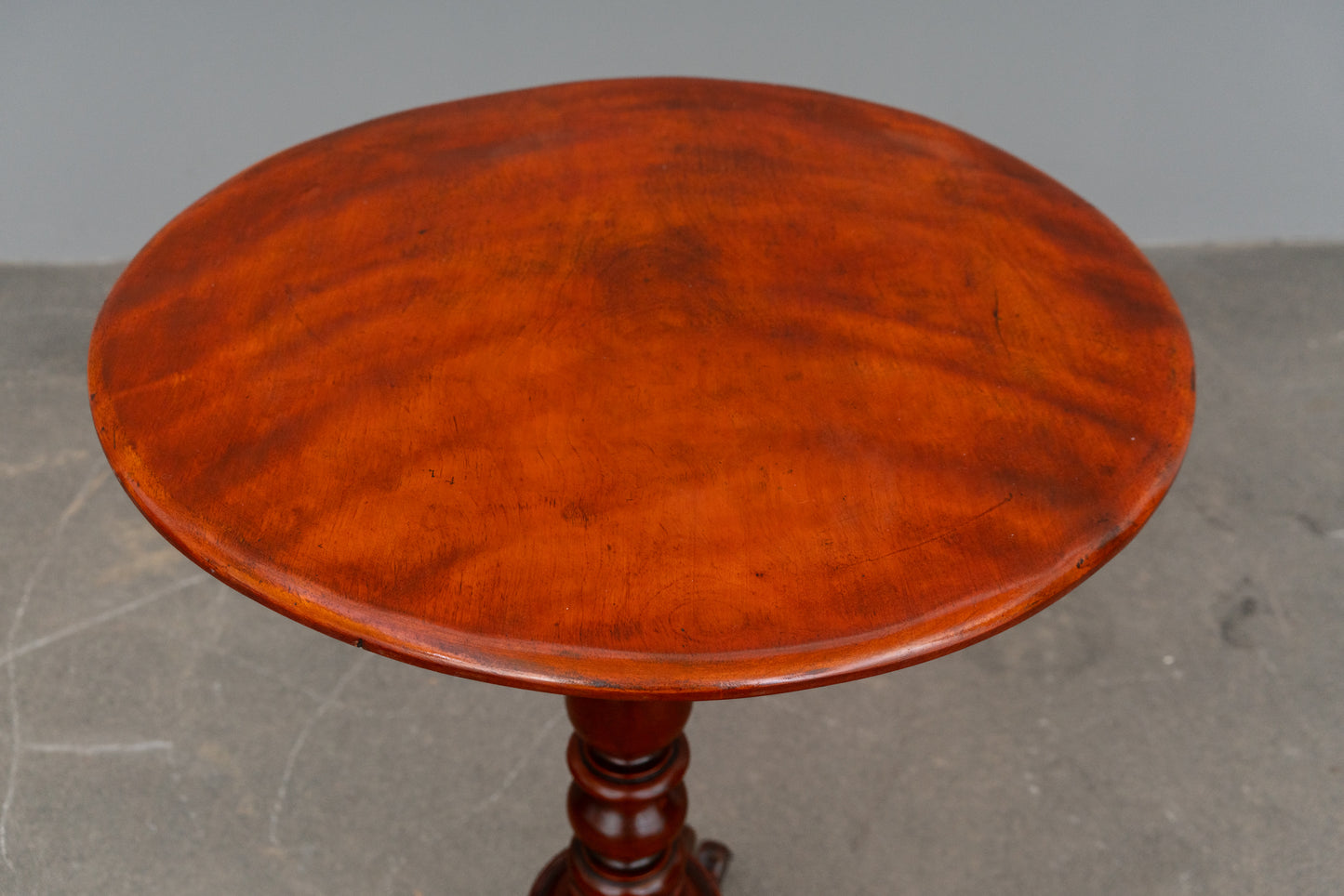 Biedermeier Blumentisch/Beistelltisch in Mahagoni - Mitte des 19.Jahrhunderts