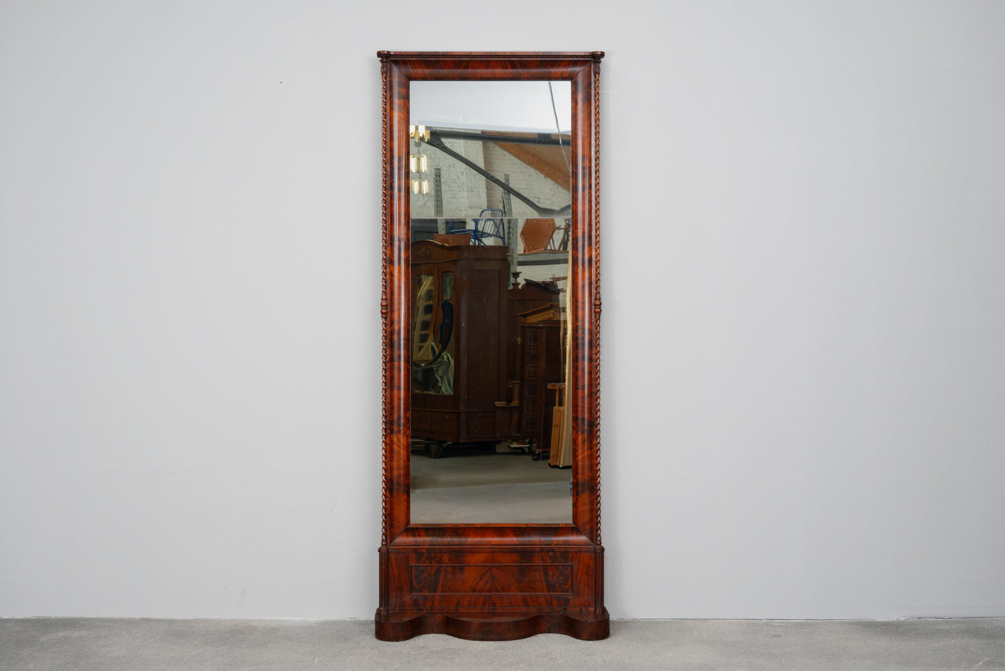 Biedermeier Spiegel mit Konsole in Mahagoni - Mitte des 19.Jahrhunderts