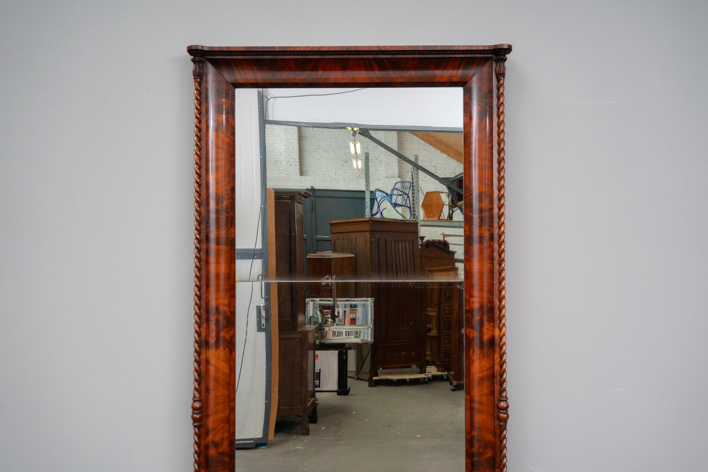 Biedermeier Spiegel mit Konsole in Mahagoni - Mitte des 19.Jahrhunderts