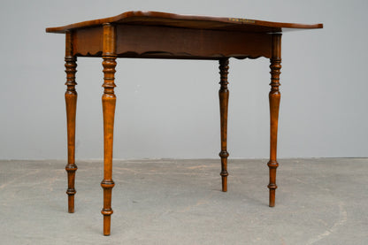 Biedermeier Spieltisch in Nussbaum - Mitte des 19.Jahrhunderts