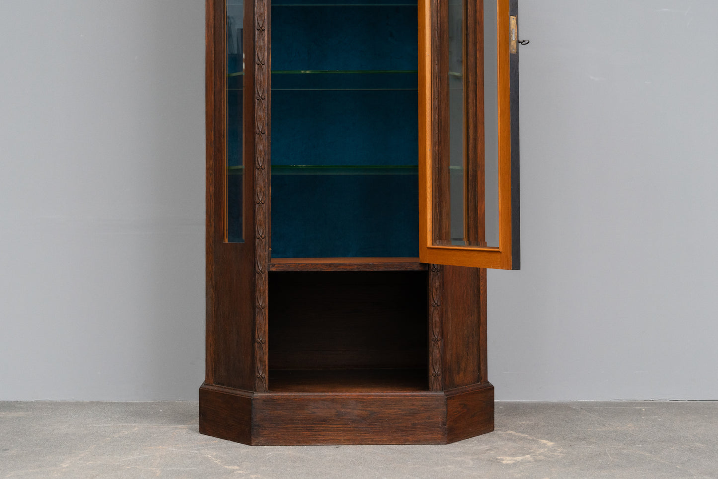 Jugendstil Vitrine in Eiche - Anfang des 20.Jahrhunderts
