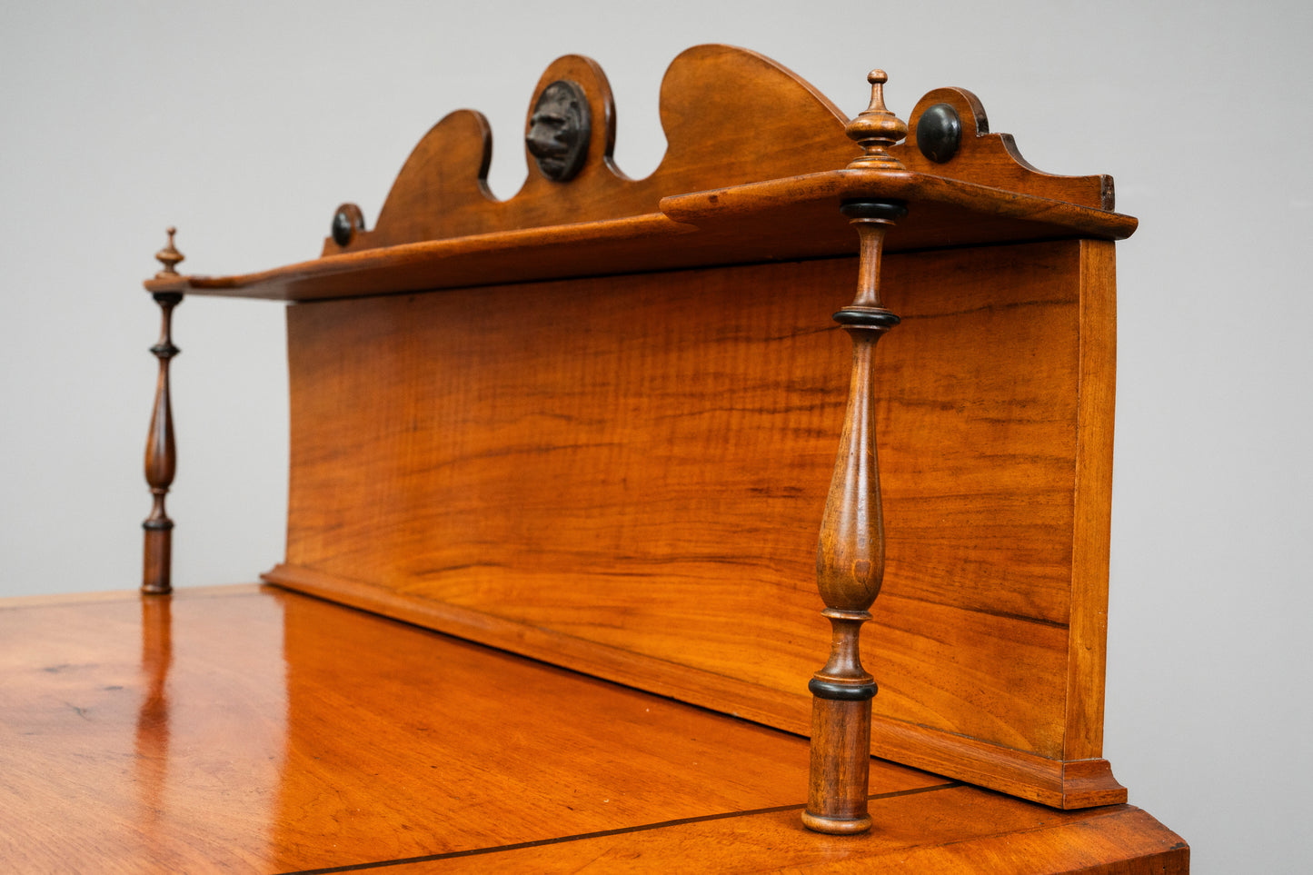 Gründerzeit Schreibtisch in Nussbaum - Ende des 19.Jahrhunderts