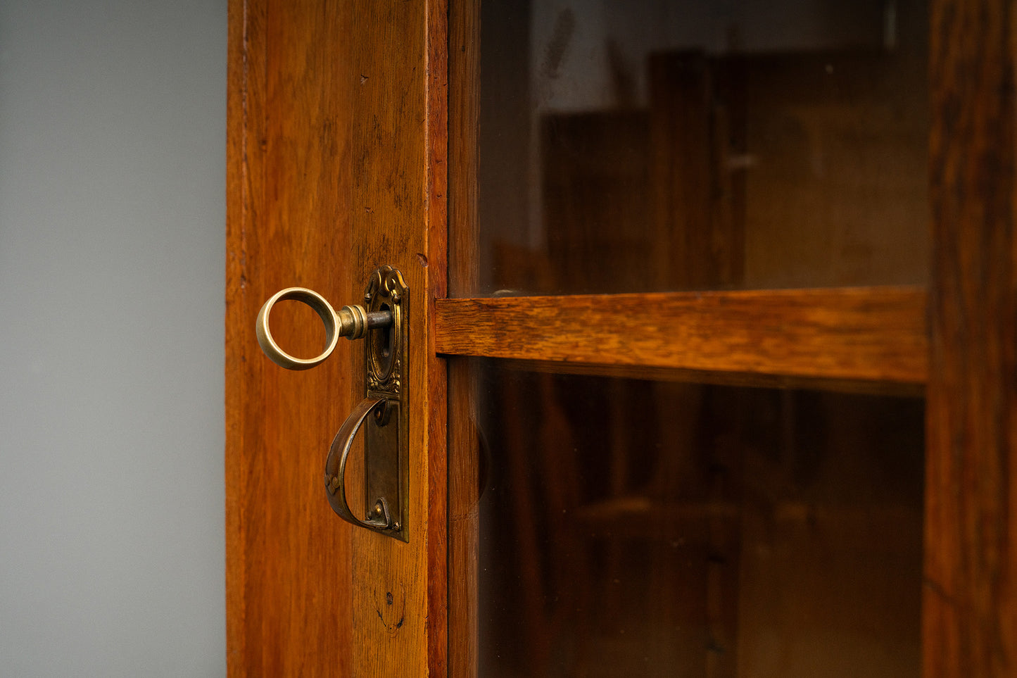 Kleiner Jugendstil Bücherschrank in Eiche - 1.Hälfte des 20.Jahrhunderts