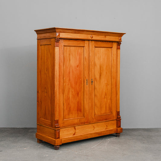 Gründerzeit Kleiderschrank in Kiefer - 2.Hälfte des 19.Jahrhunderts
