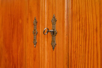 Gründerzeit Kleiderschrank in Kiefer - 2.Hälfte des 19.Jahrhunderts