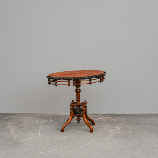 Biedermeier Salontisch in Nussbaum - Mitte des 19.Jahrhunderts