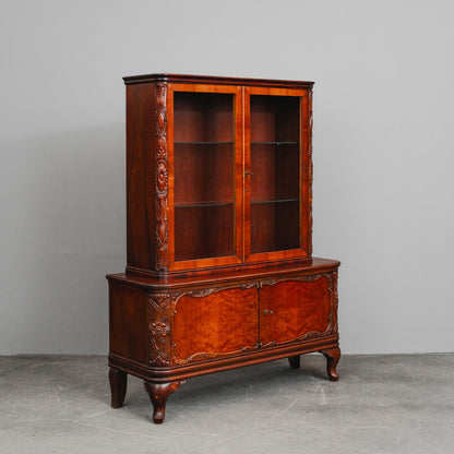 Jugendstil Vitrinenschrank in Nussbaum - 1.Hälfte des 20.Jahrhunderts