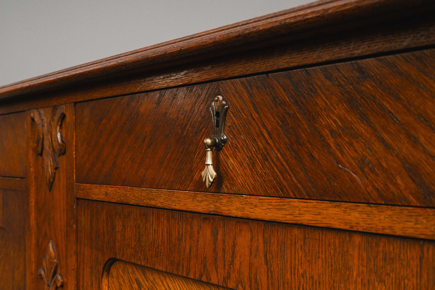 Jugendstil Anrichte / Sideboard in Eiche - Anfang des 20.Jahrhunderts
