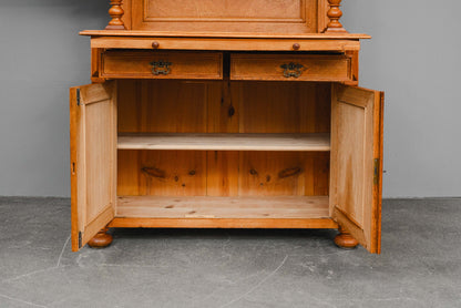 Gründerzeit Buffetschrank in Eiche - 2.Hälfte des 19.Jahrhunderts