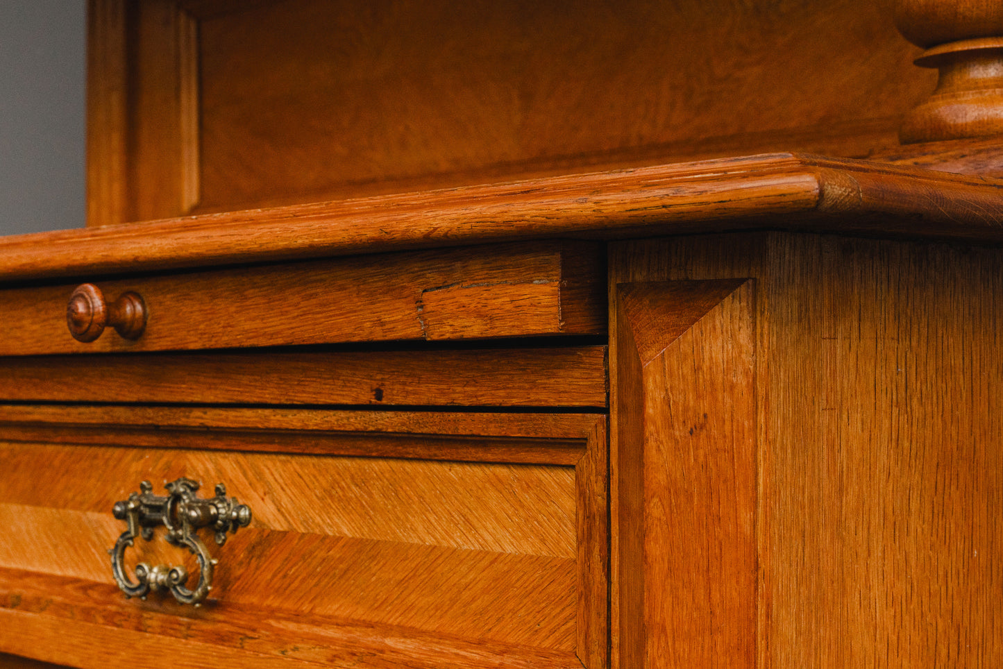 Gründerzeit Buffetschrank in Eiche - 2.Hälfte des 19.Jahrhunderts