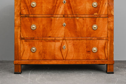 Große Biedermeier Kommode in Nussbaum - 1.Hälfte des 19.Jahrhunderts