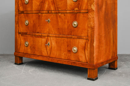 Große Biedermeier Kommode in Nussbaum - 1.Hälfte des 19.Jahrhunderts