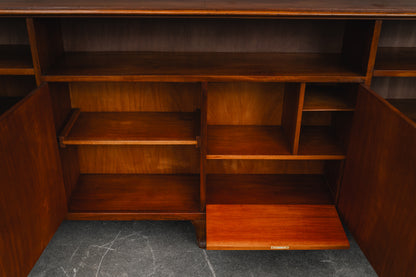 Großes Jugendstil Bücherregal in Nussbaum - Anfang des 20.Jahrhunderts