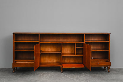 Großes Jugendstil Bücherregal in Nussbaum - Anfang des 20.Jahrhunderts
