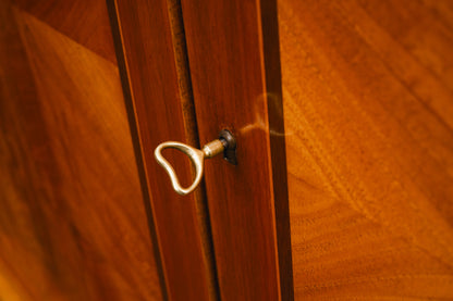 Mid-Century Highboard in Nussbaum - Mitte des 20.Jahrhunderts