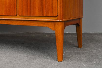 Mid-Century Highboard in Nussbaum - Mitte des 20.Jahrhunderts