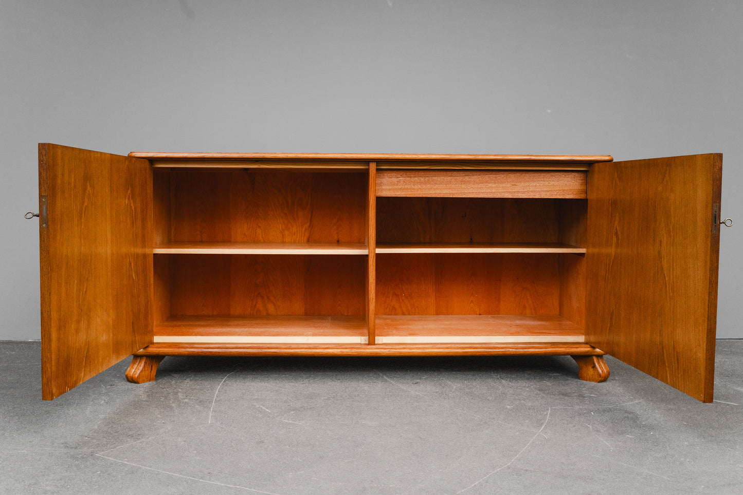 Sideboard im Art Déco Stil. in Eiche - 1.Hälfte des 20.Jahrhunderts