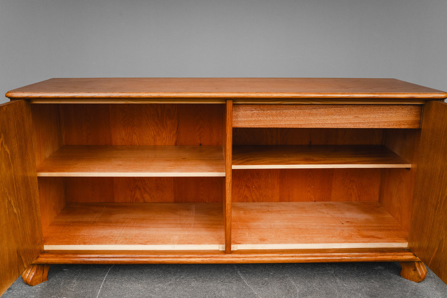 Sideboard im Art Déco Stil. in Eiche - 1.Hälfte des 20.Jahrhunderts