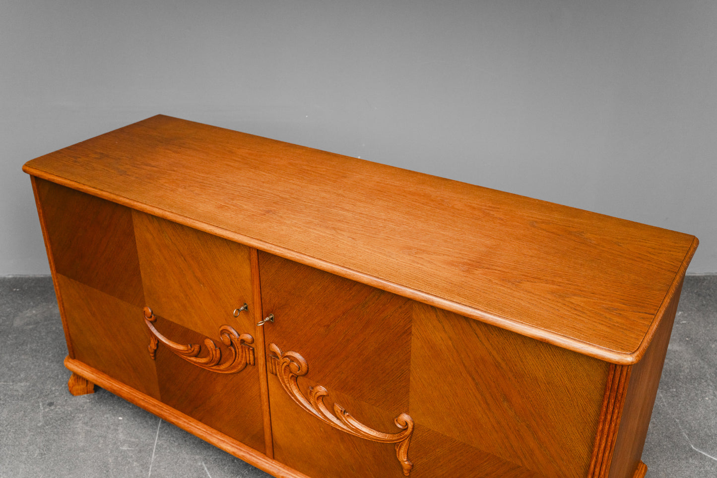 Sideboard im Art Déco Stil. in Eiche - 1.Hälfte des 20.Jahrhunderts