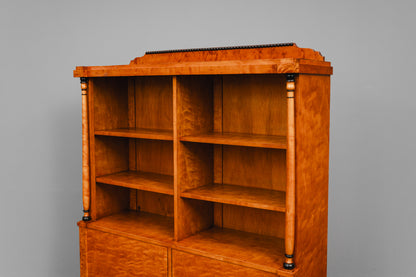 Bücherschrank im Biedermeier Stil in Birke - 1.Hälfte des 20.Jahrhunderts
