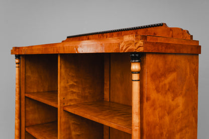 Bücherschrank im Biedermeier Stil in Birke - 1.Hälfte des 20.Jahrhunderts