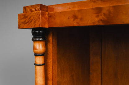 Bücherschrank im Biedermeier Stil in Birke - 1.Hälfte des 20.Jahrhunderts