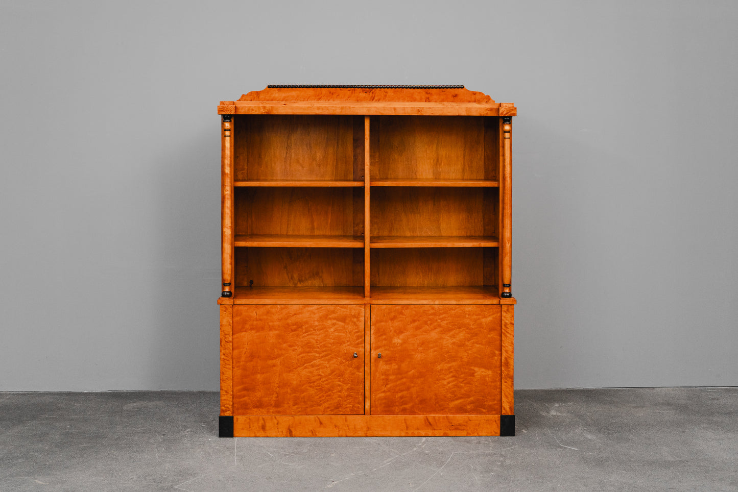 Bücherschrank im Biedermeier Stil in Birke - 1.Hälfte des 20.Jahrhunderts