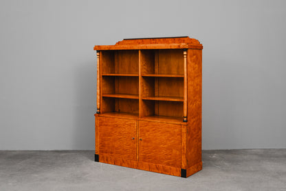 Bücherschrank im Biedermeier Stil in Birke - 1.Hälfte des 20.Jahrhunderts