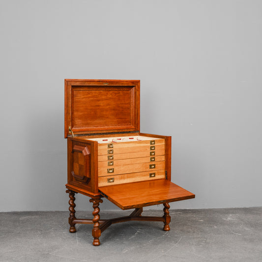 Besteckschrank im Barockstil in Eiche - 1.Hälfte des 20.Jahrhunderts