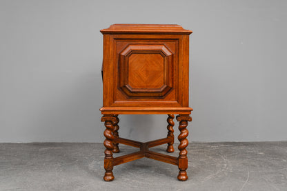 Besteckschrank im Barockstil in Eiche - 1.Hälfte des 20.Jahrhunderts