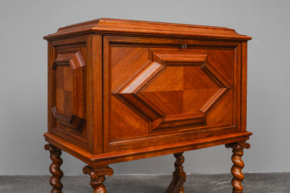 Besteckschrank im Barockstil in Eiche - 1.Hälfte des 20.Jahrhunderts