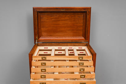 Besteckschrank im Barockstil in Eiche - 1.Hälfte des 20.Jahrhunderts