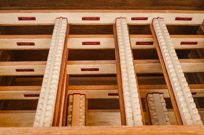 Besteckschrank im Barockstil in Eiche - 1.Hälfte des 20.Jahrhunderts