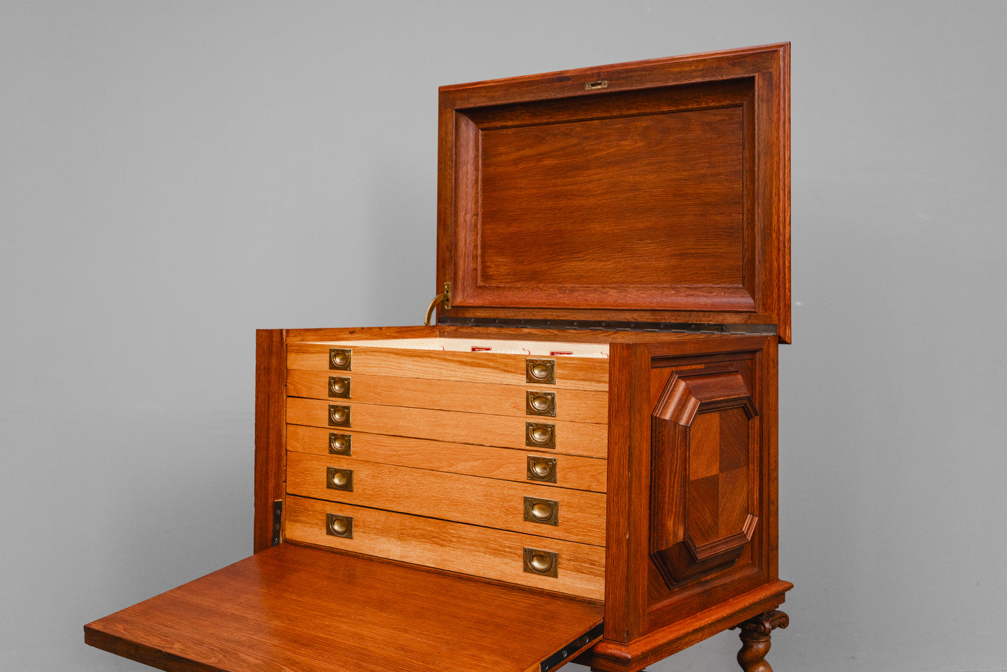Besteckschrank im Barockstil in Eiche - 1.Hälfte des 20.Jahrhunderts