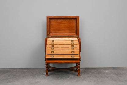 Besteckschrank im Barockstil in Eiche - 1.Hälfte des 20.Jahrhunderts