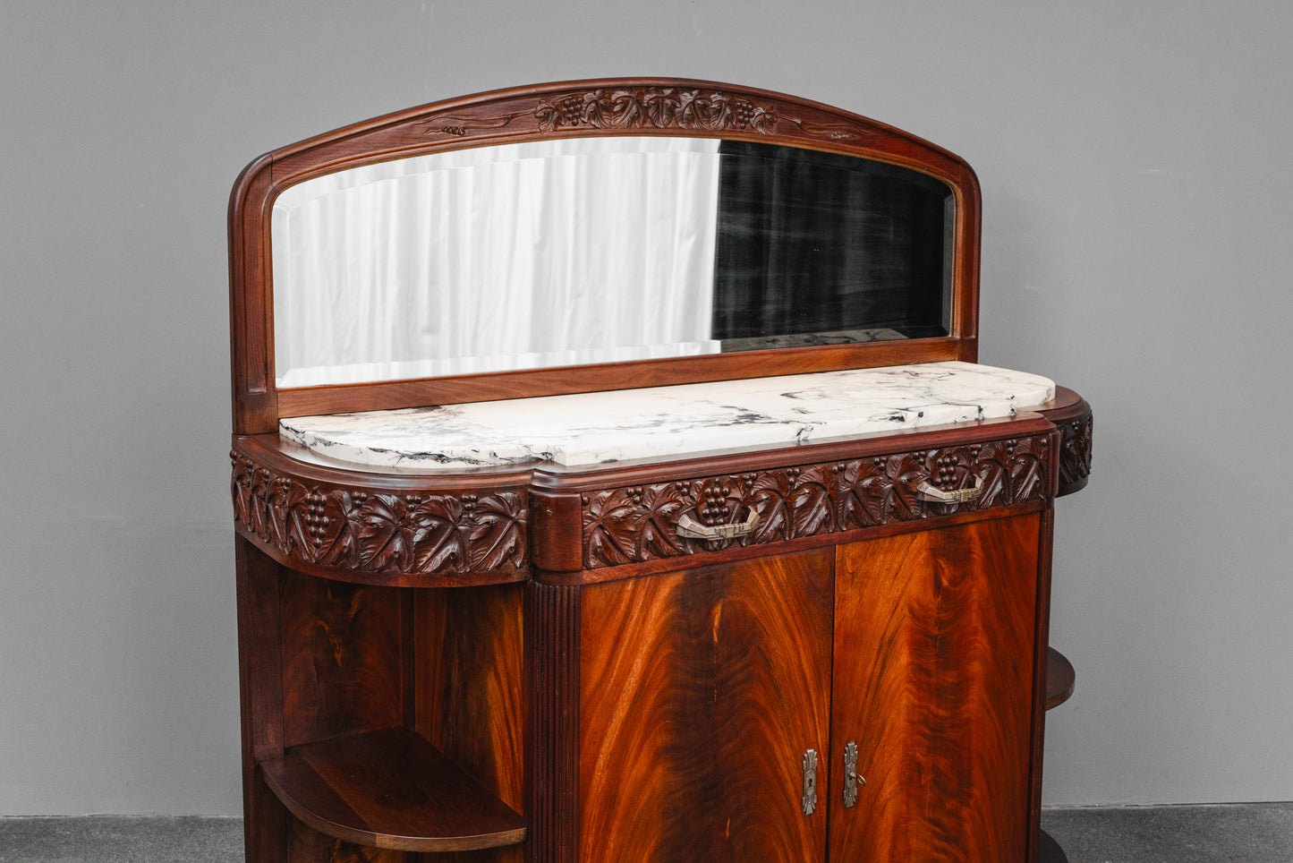 Art Nouveau Buffet in Mahagoni - Anfang des 20.Jahrhunderts